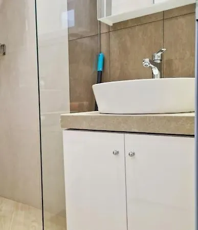 Urban Life 2bdrm Luxury Apartment